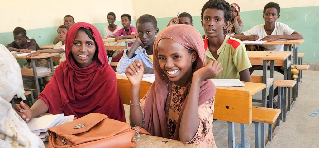 Edukans-NL-Ethiopie-basisschool-onderwijs-klas-meisjes