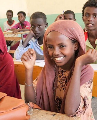 Edukans-NL-Ethiopie-basisschool-onderwijs-klas-meisjes